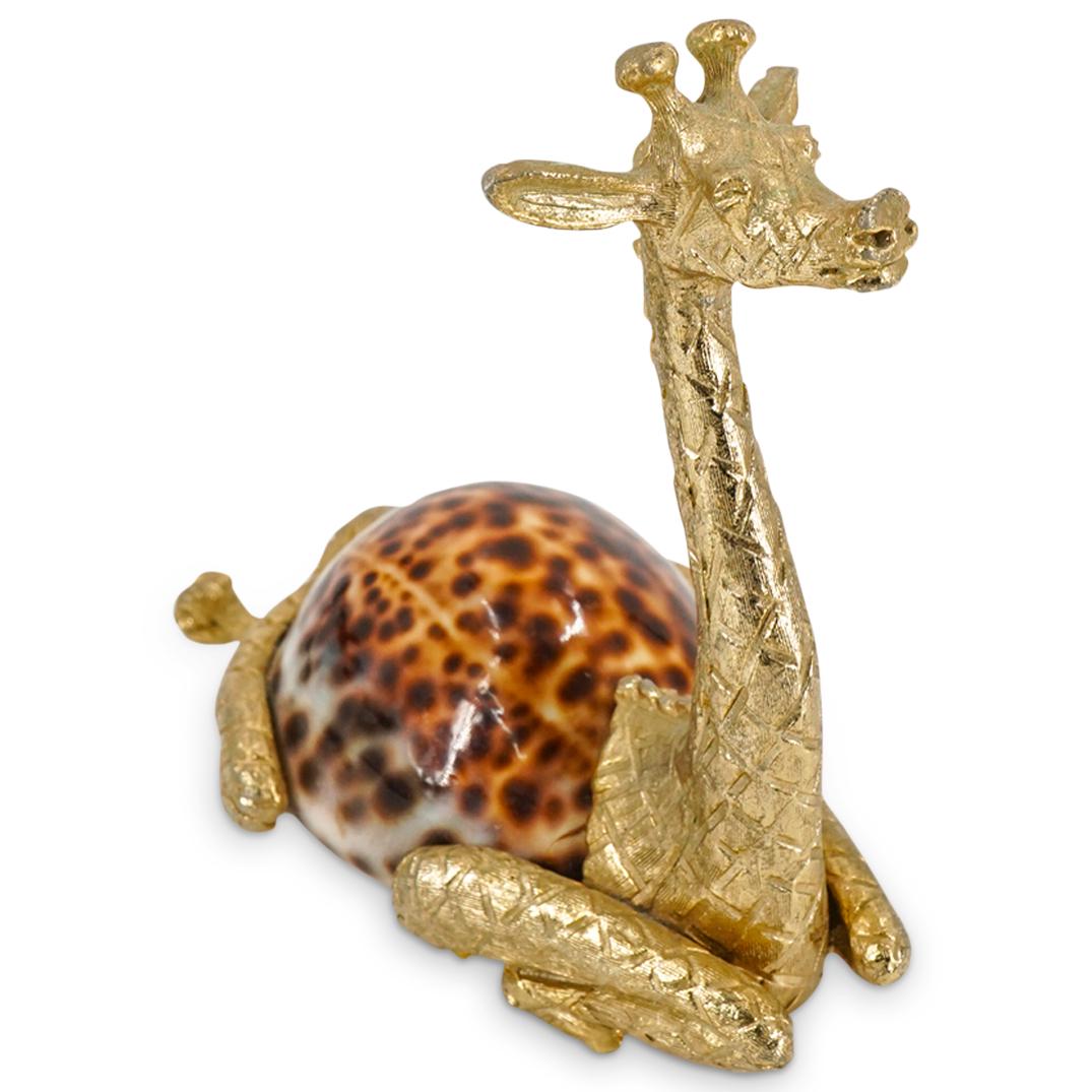 Conch Shell Mounted Giraffe Figurine (1 of 5)