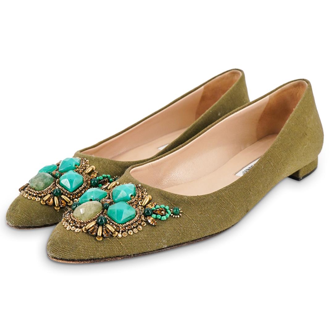 Manolo Blahnik Jeweled Green Canvas Flat Women Shoes: DESCRIPTION: Manolo Blahnik jeweled green canvas flat women shoes. Size: 38 1/2. Made in Italy. CIRCA: 20th Century DIMENSIONS: Size: 38 1/2. Have a similar item to sell? Reach Out: https://www.akibag