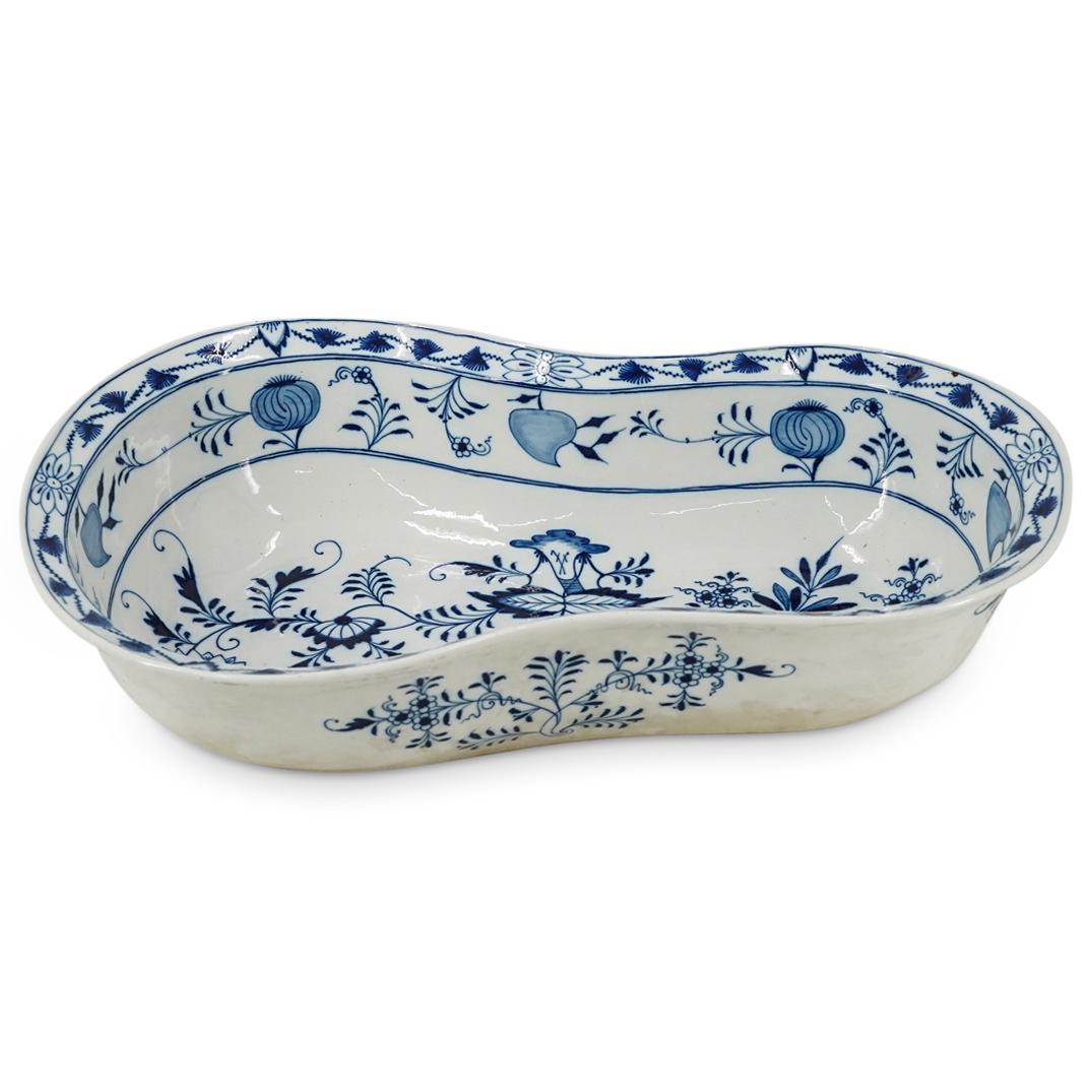 Antique Meissen Style Porcelain Blue & White "Blue Onion" Basin (1 of 12)