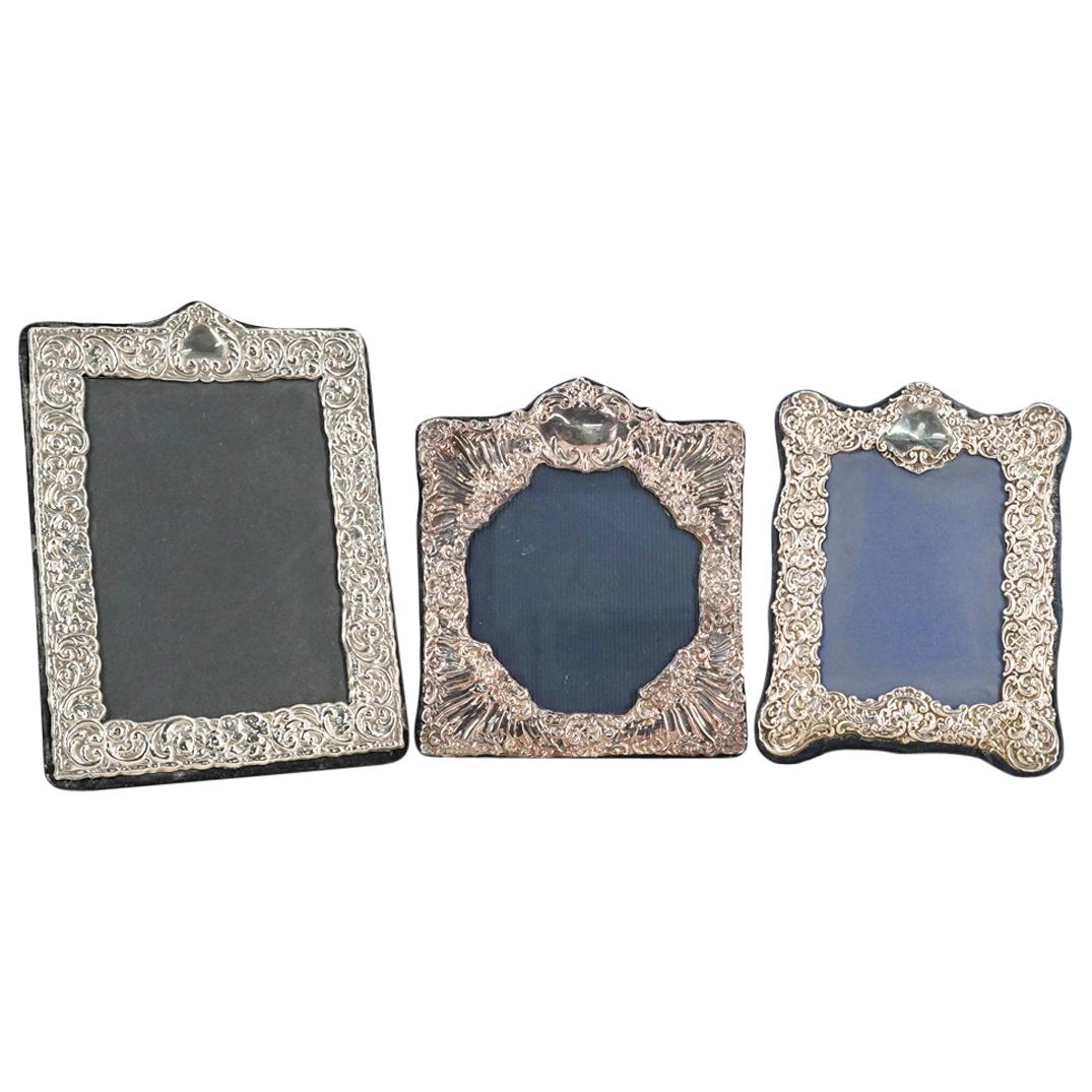 (3 Pc) Vintage English Sterling Silver Repousse Photo Frames (1 of 11)