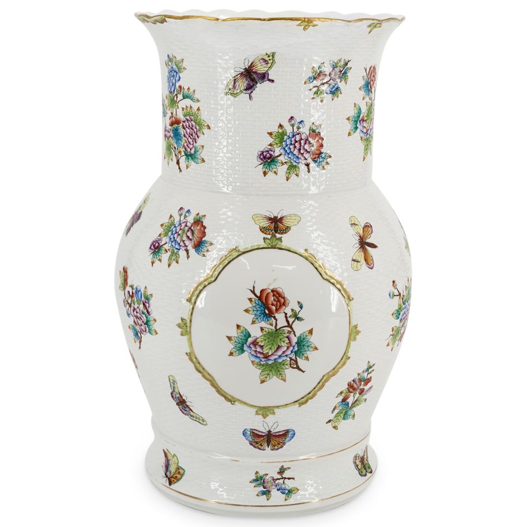 Large Herend Porcelain "Queen Victoria" Vase (1 of 11)