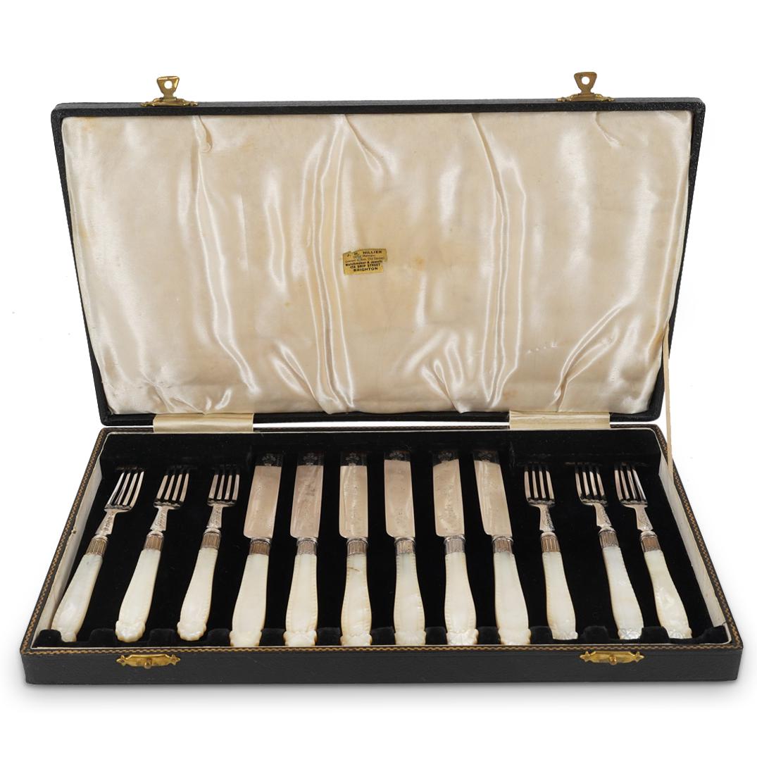 (12 Pc) English Silver Plated And Mother Of Pearl Forks And Knives (1 of 6)
