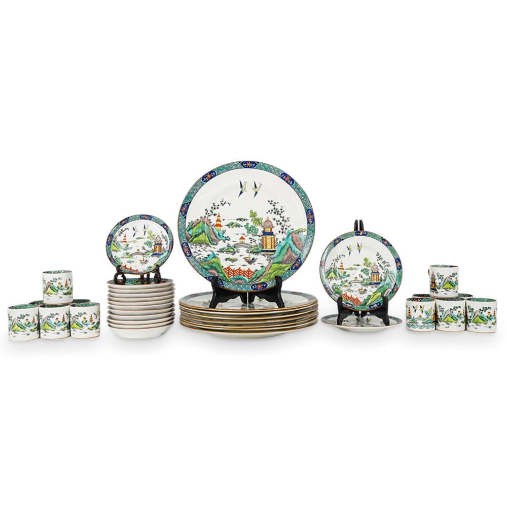 (34 Pc) English Crown Staffordshire Porcelain "Chinese Willow" Set (1 of 17)
