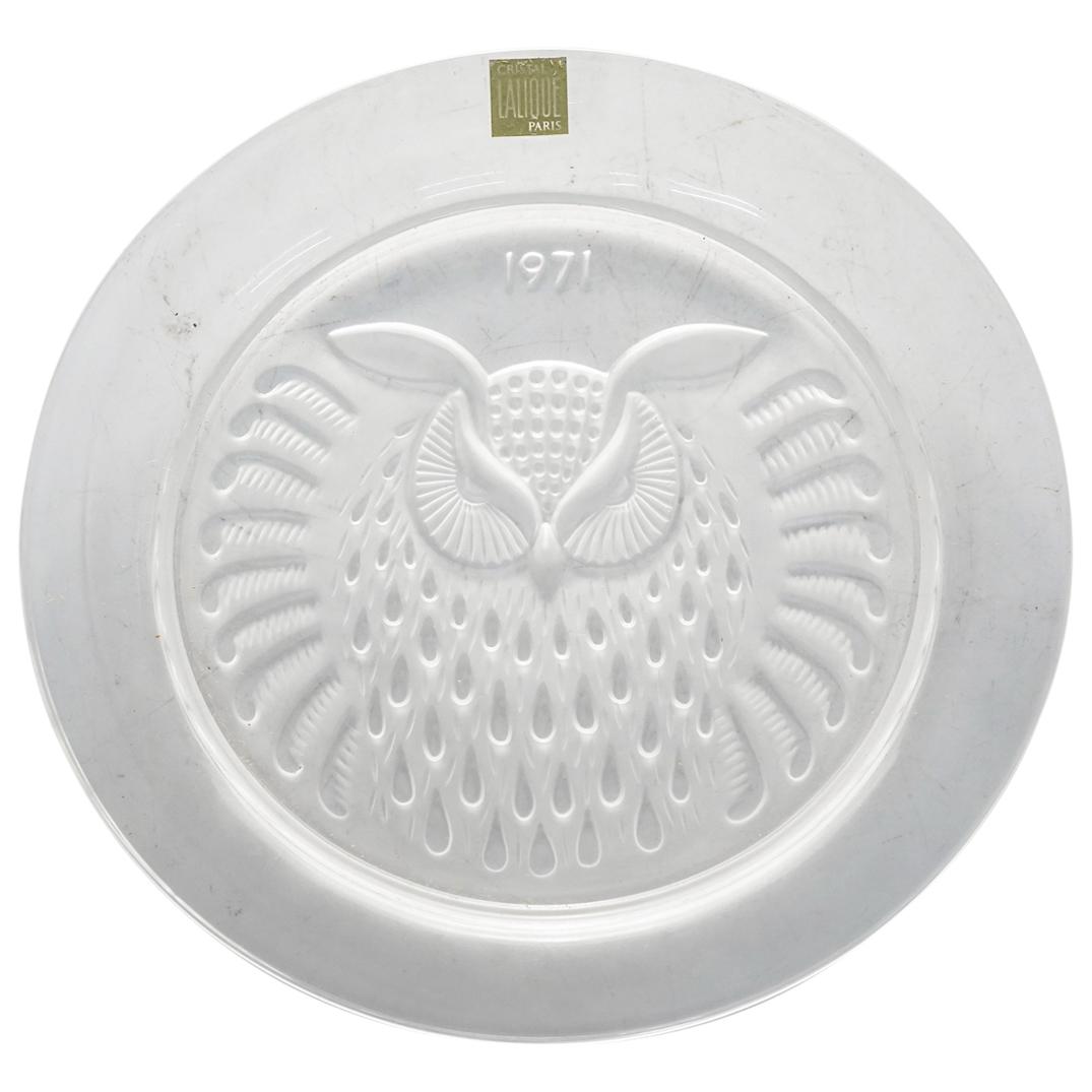 Lalique Crystal "Hibou (Owl)" 1971 Annual Plate (1 of 3)