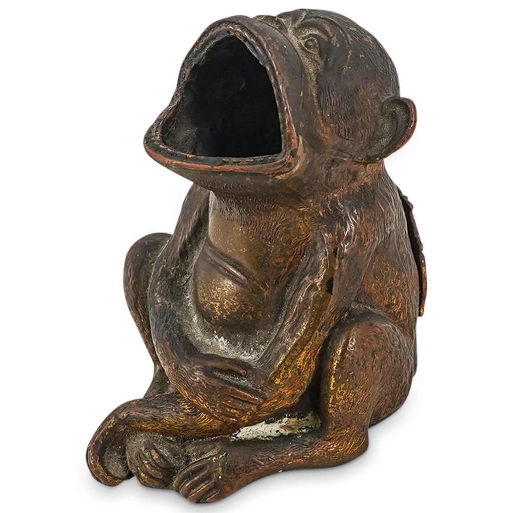 Antique Jennings Brothers Monkey Ashtray: DESCRIPTION: An vintage Jennings Brothers metal monkey ashtray. Marked: "JB 1979"CIRCA: 1979ORIGIN: USADIMENSIONS: H:3.5" x D: 3"-CONDITION: Great condition. See lot description for details on item co