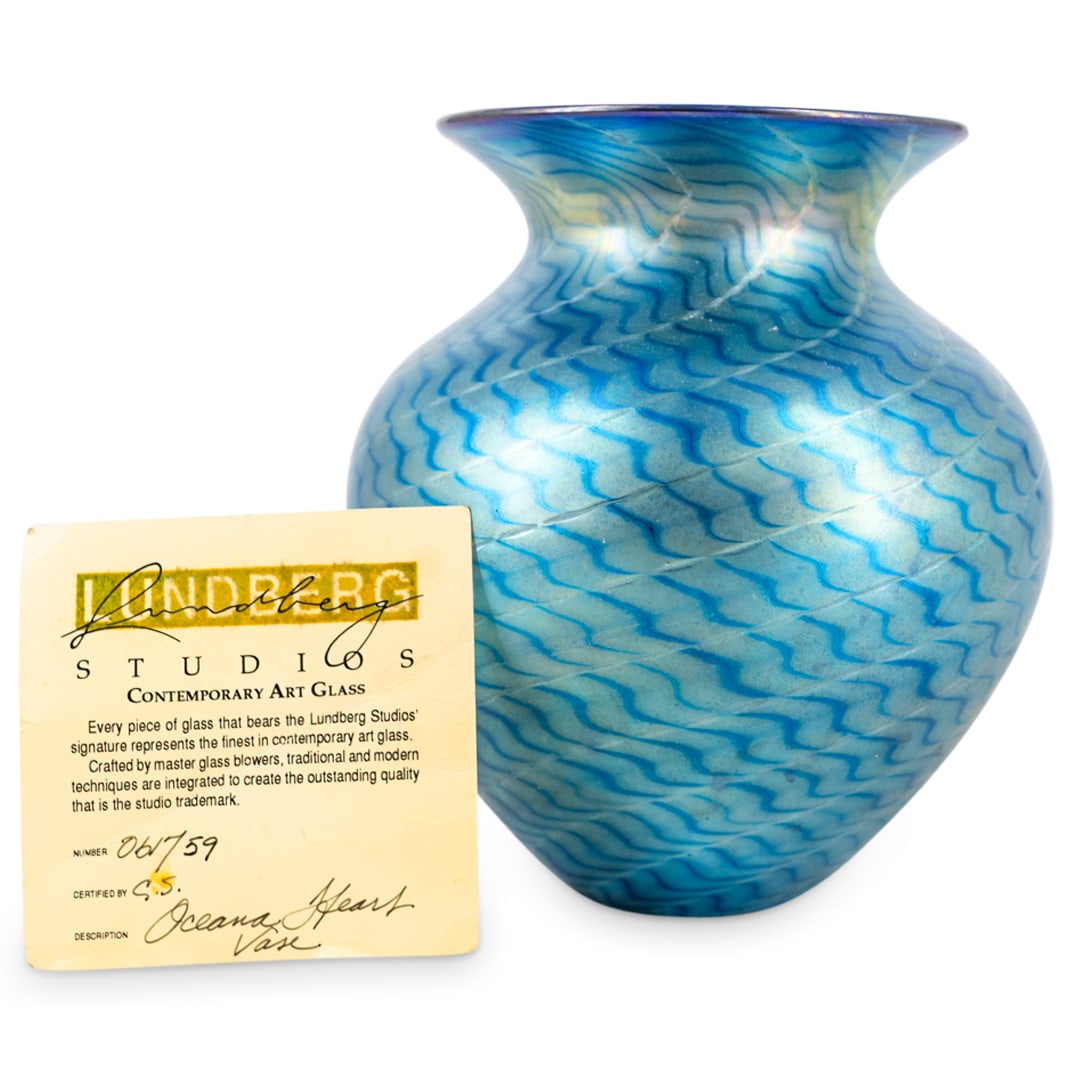 1998 Lundberg Studios Art Glass Iridescent "Oceana Heart" Vase (1 of 5)
