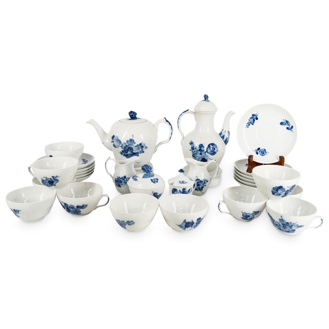 (28 Pc) Royal Copenhagen "Blue Flowers" Tea & Coffee Set (1 of 15)