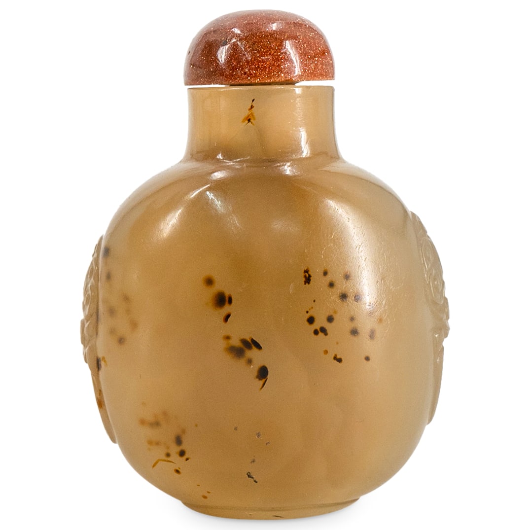 Very Fine Chinese Carved Agate Snuff Bottle (1 of 5)