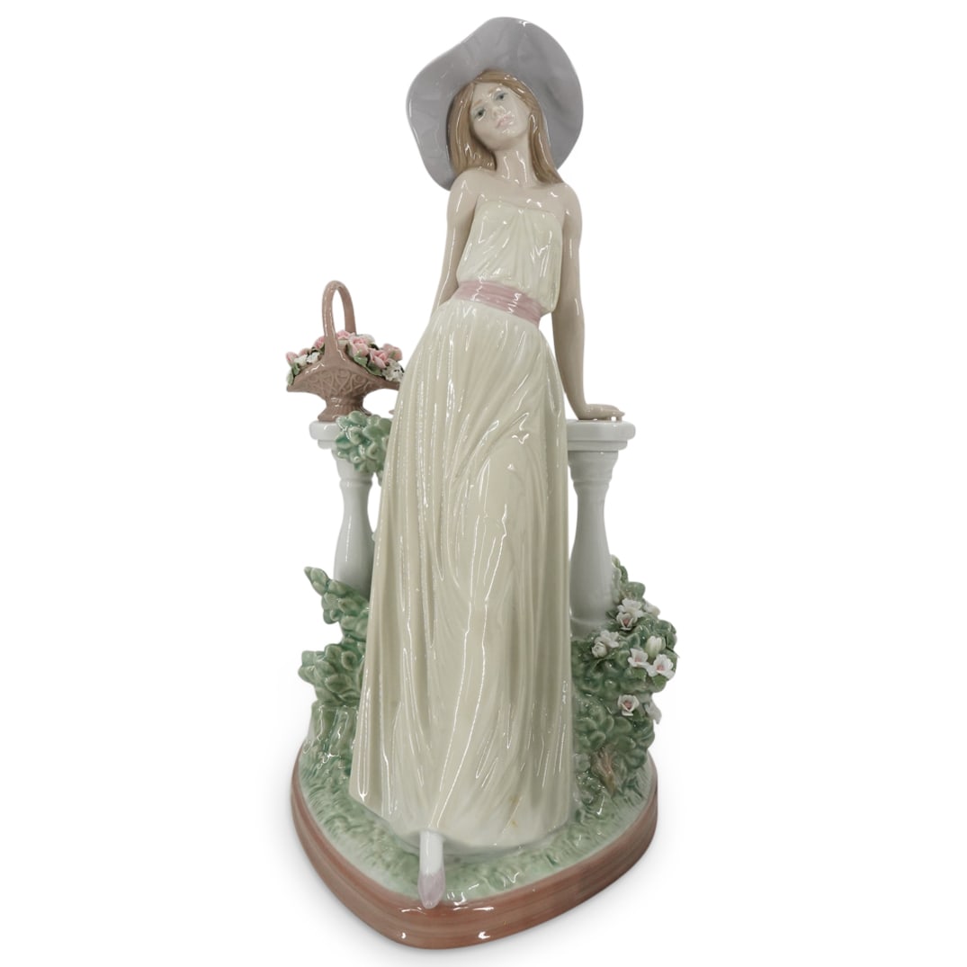 Lladro "Time For Reflection" Glazed Porcelain Figurine (1 of 5)