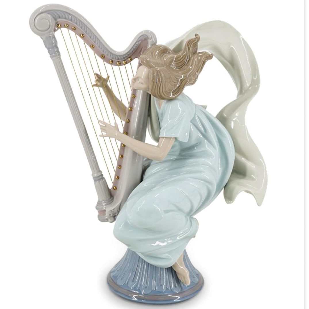 Lladro "The Harpist" Glazed Porcelain Figurine (1 of 1)
