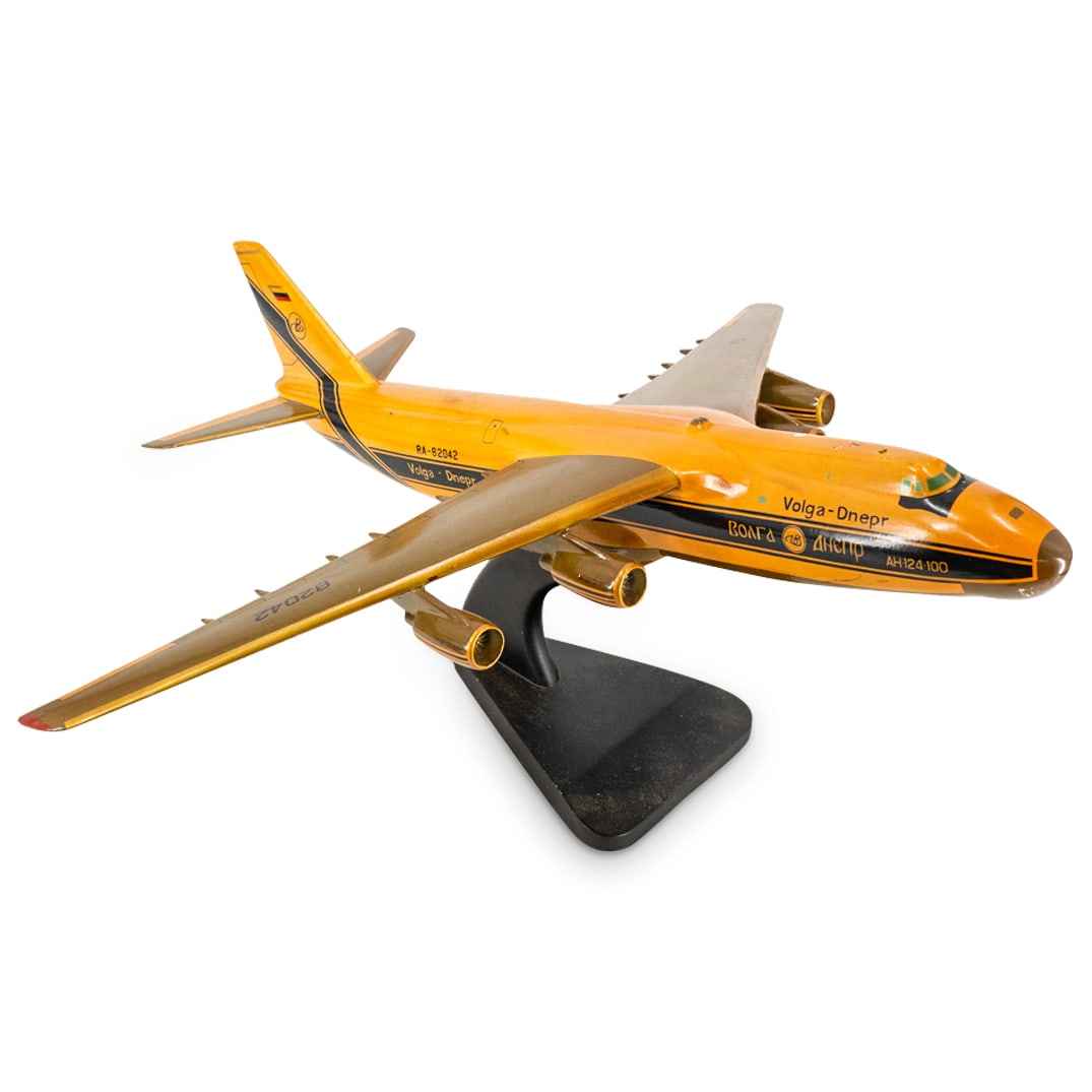 Volga-Dnepr Airlines Antonov An-124-100 RA-82042 Aircraft Model (1 of 7)