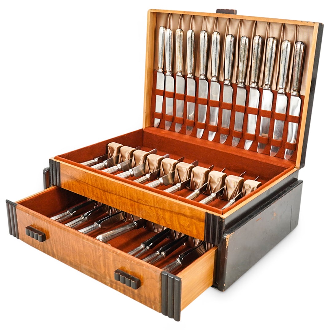 (36 Pc) Antique English Elkington Cutlery Set In Box: DESCRIPTION: 36 piece antique cutlery set including dinner knives, lunch knives, and pairs of special cutlery knives, all in a fabric lined, carved wooden box. Each piece is hallmarked on blade "Elkin