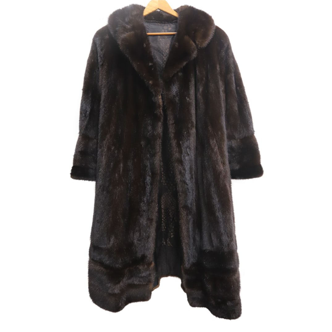 Vintage Fur Coat (1 of 3)