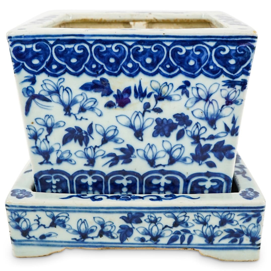 (2 Pc) 19th Cent. Chinese Blue & White Porcelain Planter & Saucer (1 of 6)