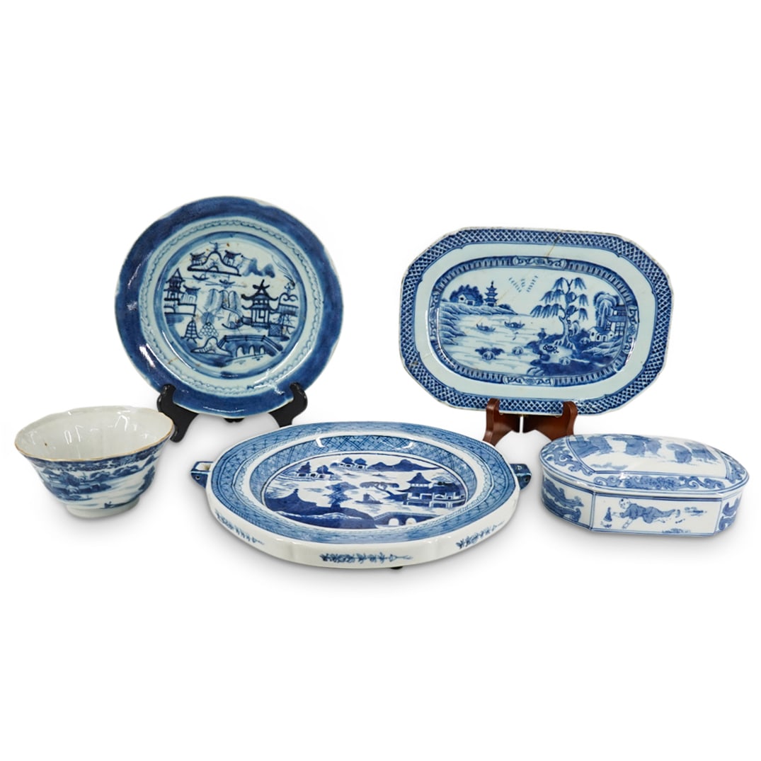 (5 Pc) Chinese Blue & White Porcelain Items (1 of 17)