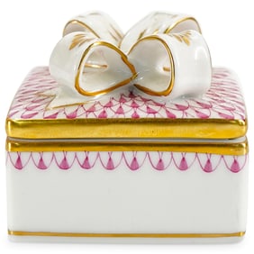 Herend Porcelain Gift Box Raspberry Fishnet Figurine