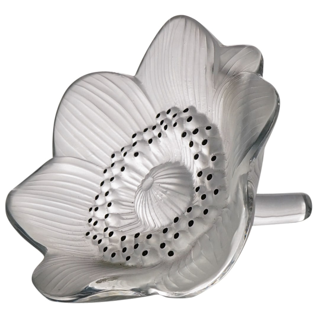 Lalique Crystal Anemone Stopper: DESCRIPTION: Lalique Crystal Anemone Stopper. Marked with Lalique hallmark and with original box. CIRCA: 20th Century ORIGIN: France DIMENSIONS: H: 3 1/2" W: 3 7/8" CONDITION: Good Condition Unless ot
