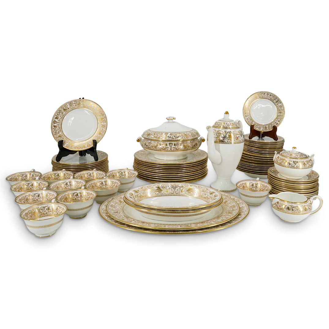 (79 Pc) Wedgwood Porcelain "Gold Florentine" Dinnerware Set (1 of 16)