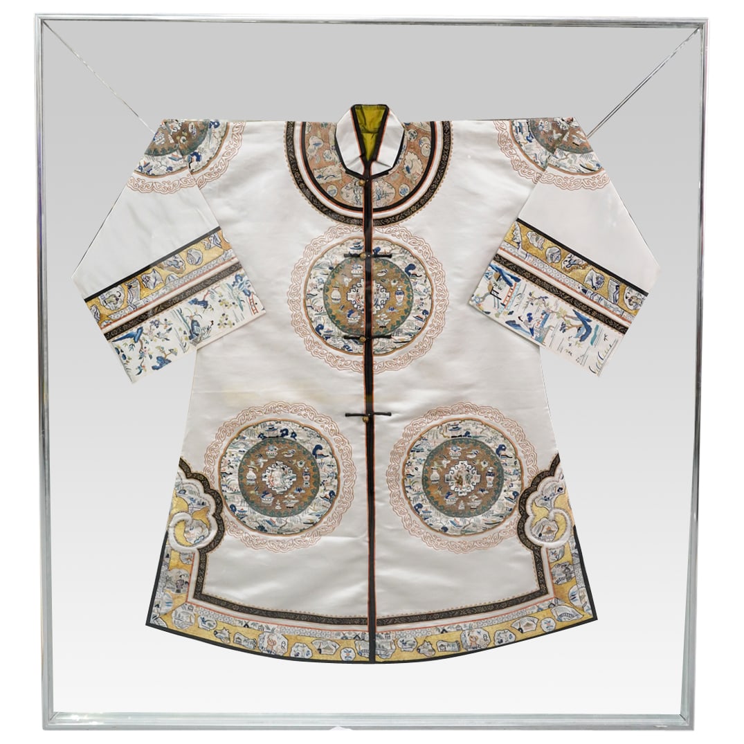 Exquisitely Crafted Antique Chinese Men's Robe In Mirrored Frame (1 of 7)