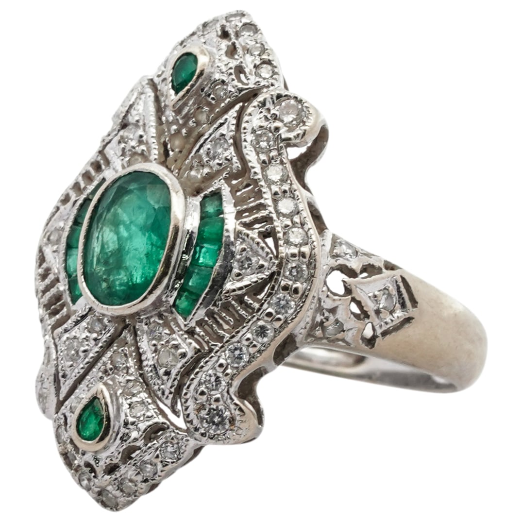 Vintage 18k Gold, Emerald and Diamond Ring (1 of 4)