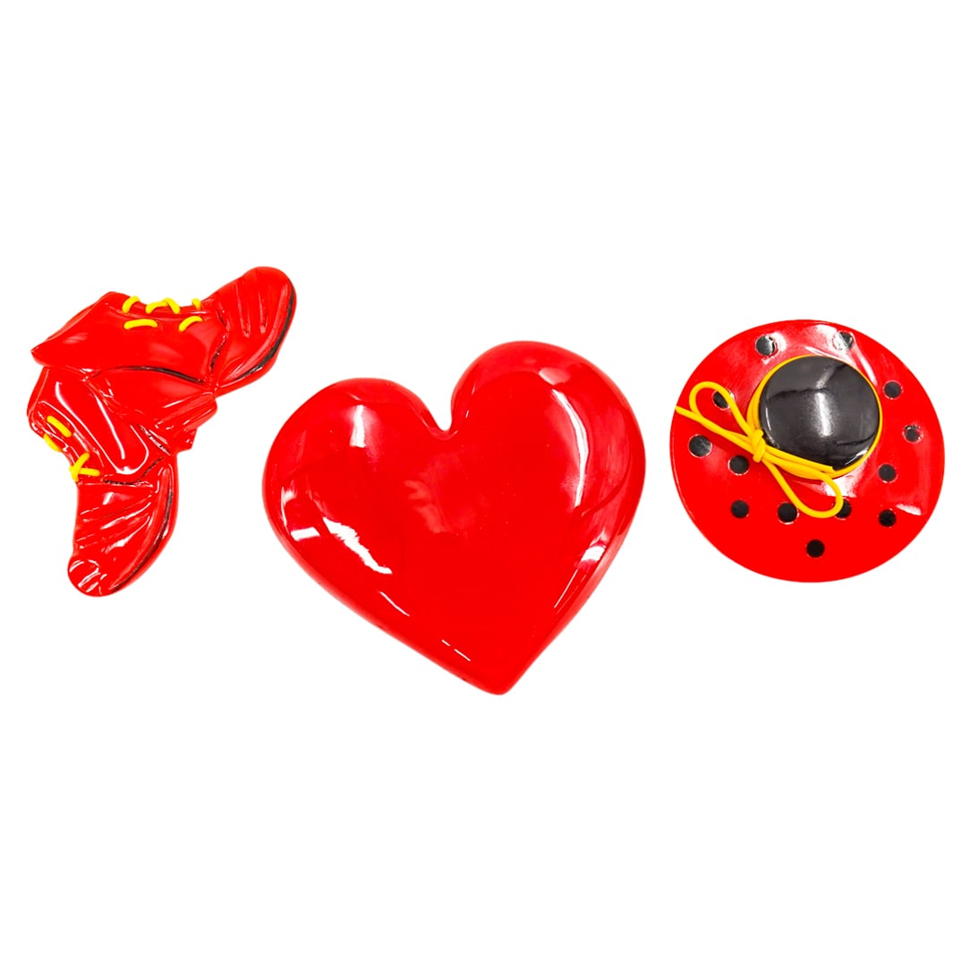 (3 Pc) Signed Schultz Bakelite Assorted Brooch Pin Grouping (1 of 12)