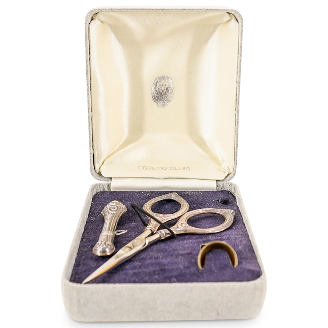 English 3-Pc Sterling Silver Sewing Kit (1 of 14)