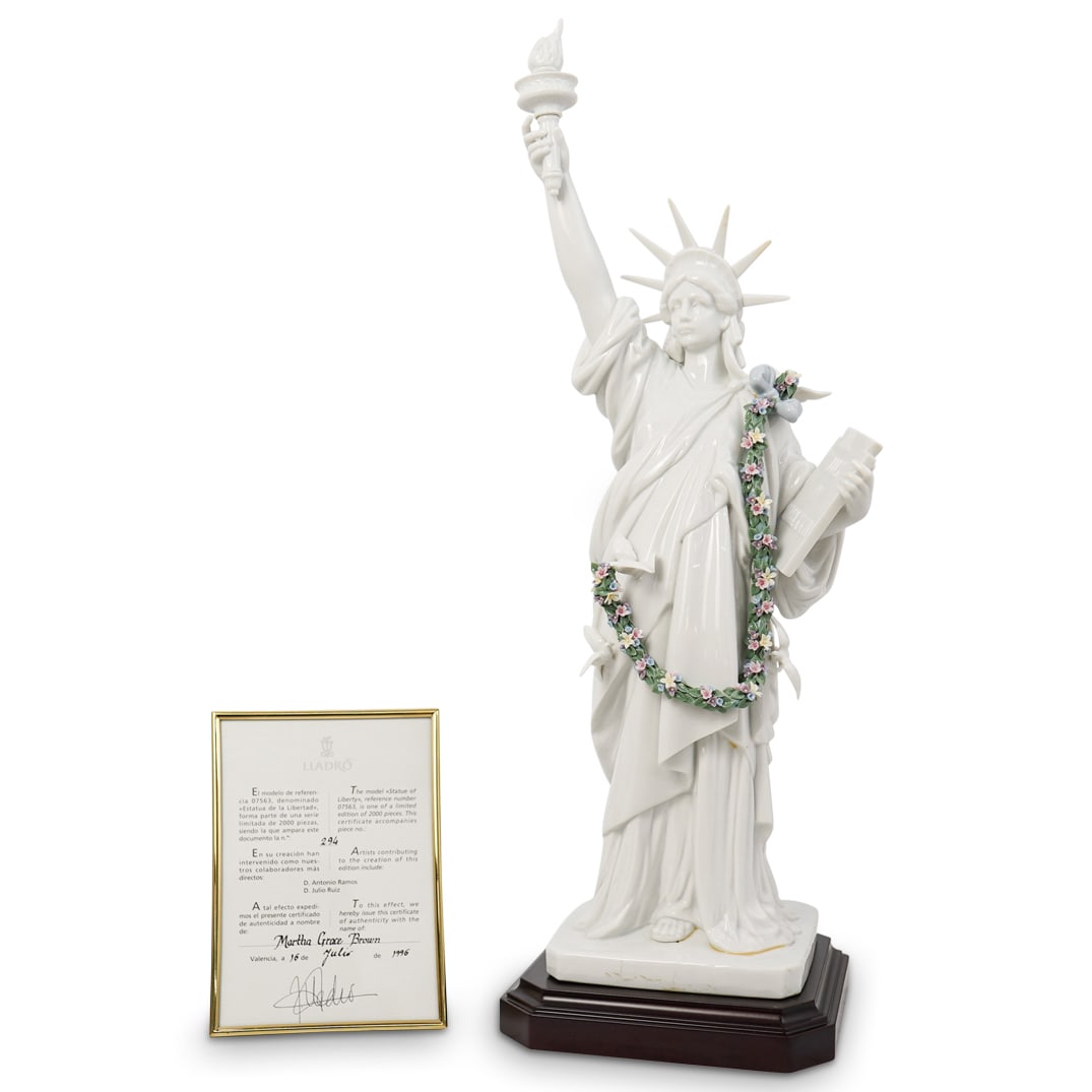 Lladro " Statue of Liberty" Porcelain Figurine #7563 (1 of 9)