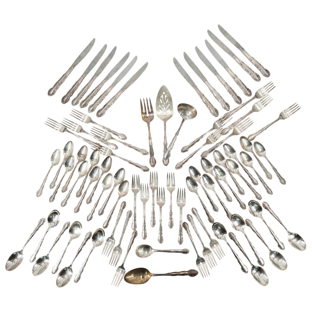 (74 Pc) Oneida "Flirtation" Silverplate Flatware Set (1 of 20)