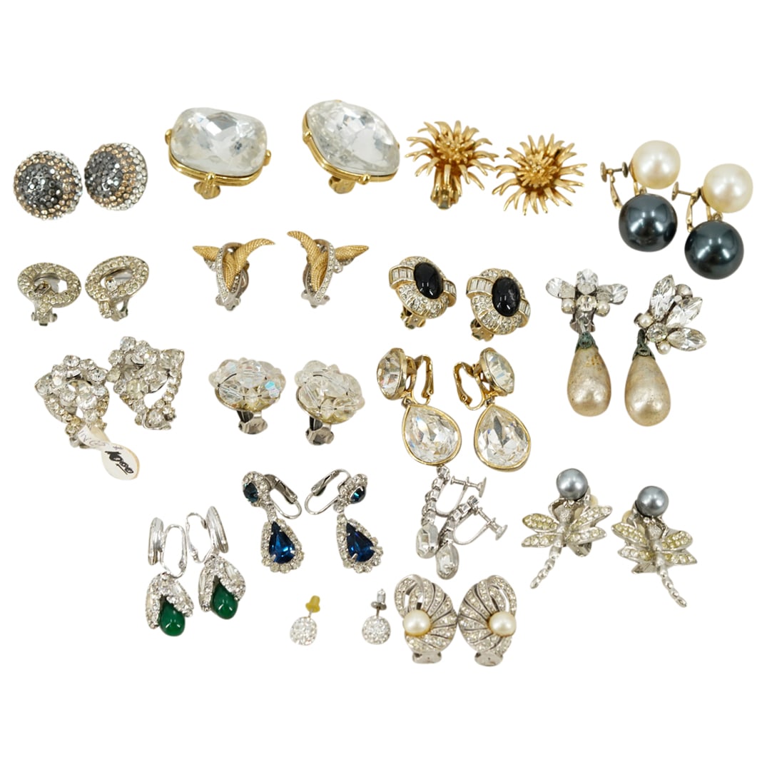 (17 Pc) Costume Jewelry Assorted Earrings Grouping Set (1 of 20)