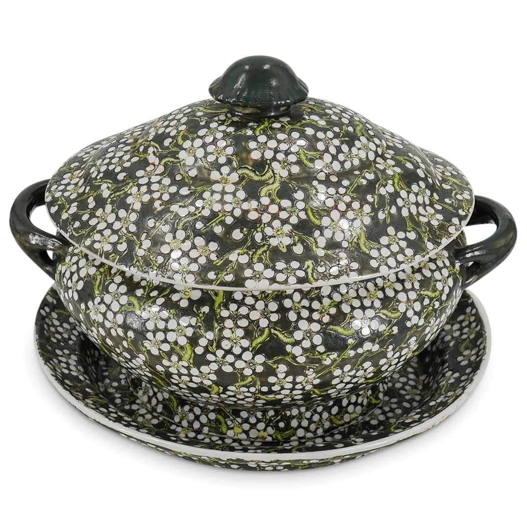 Chinese Export Porcelain Tureen & Underplate (1 of 15)