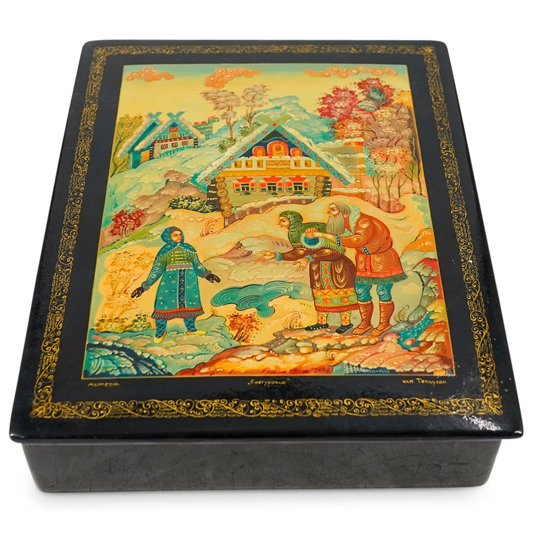 Large Russian Mstera "Snow Maiden" Lacquered Box (1 of 6)