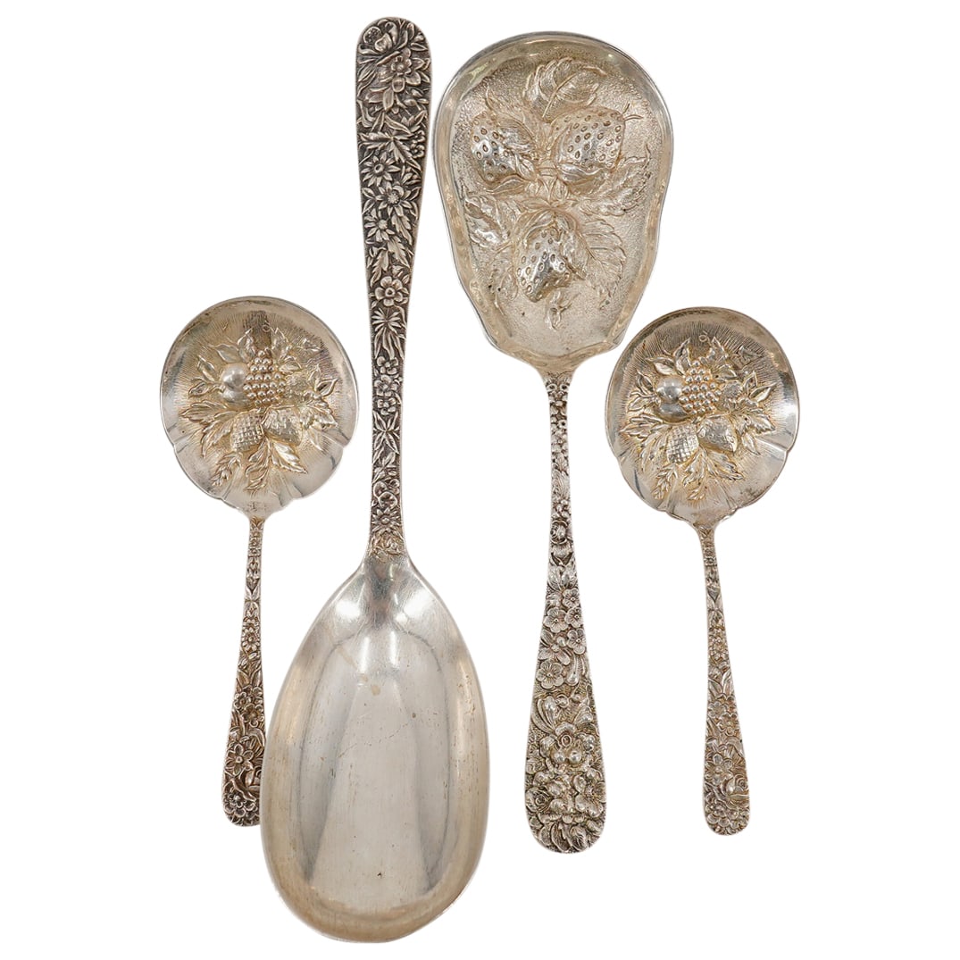 (4 Pc) Sterling Silver Berry Spoons & Serving Spoon (1 of 20)