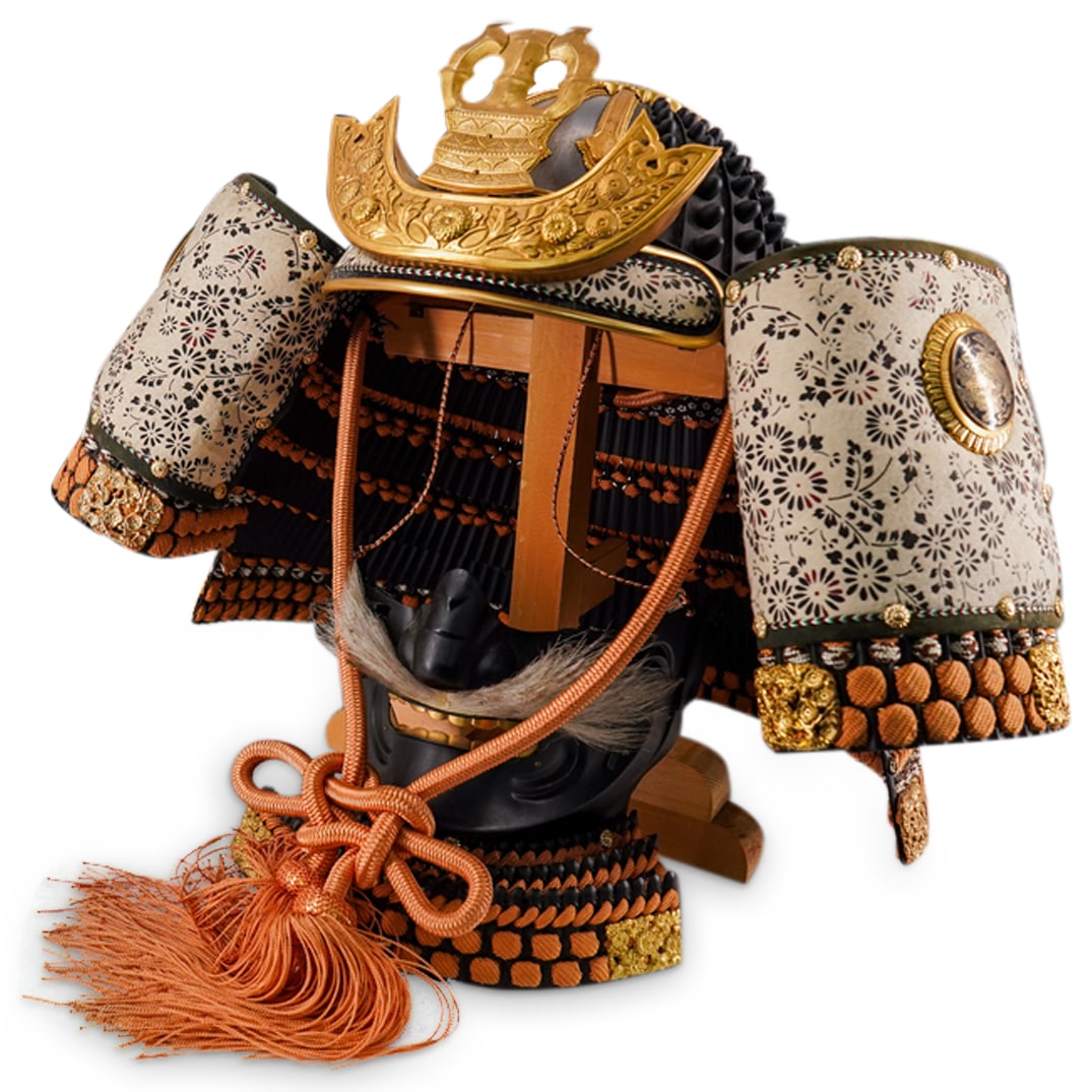 Vintage Japanese Edo Style Kabuto Samurai Helmet In Box: DESCRIPTION: Vintage Edo style kabuto samurai helmet featuring five plates around the hoshi (dome) and a menbou ("mask countenance" mouth guard) sporting moustache and gilt teeth. Helmet crests on fuk