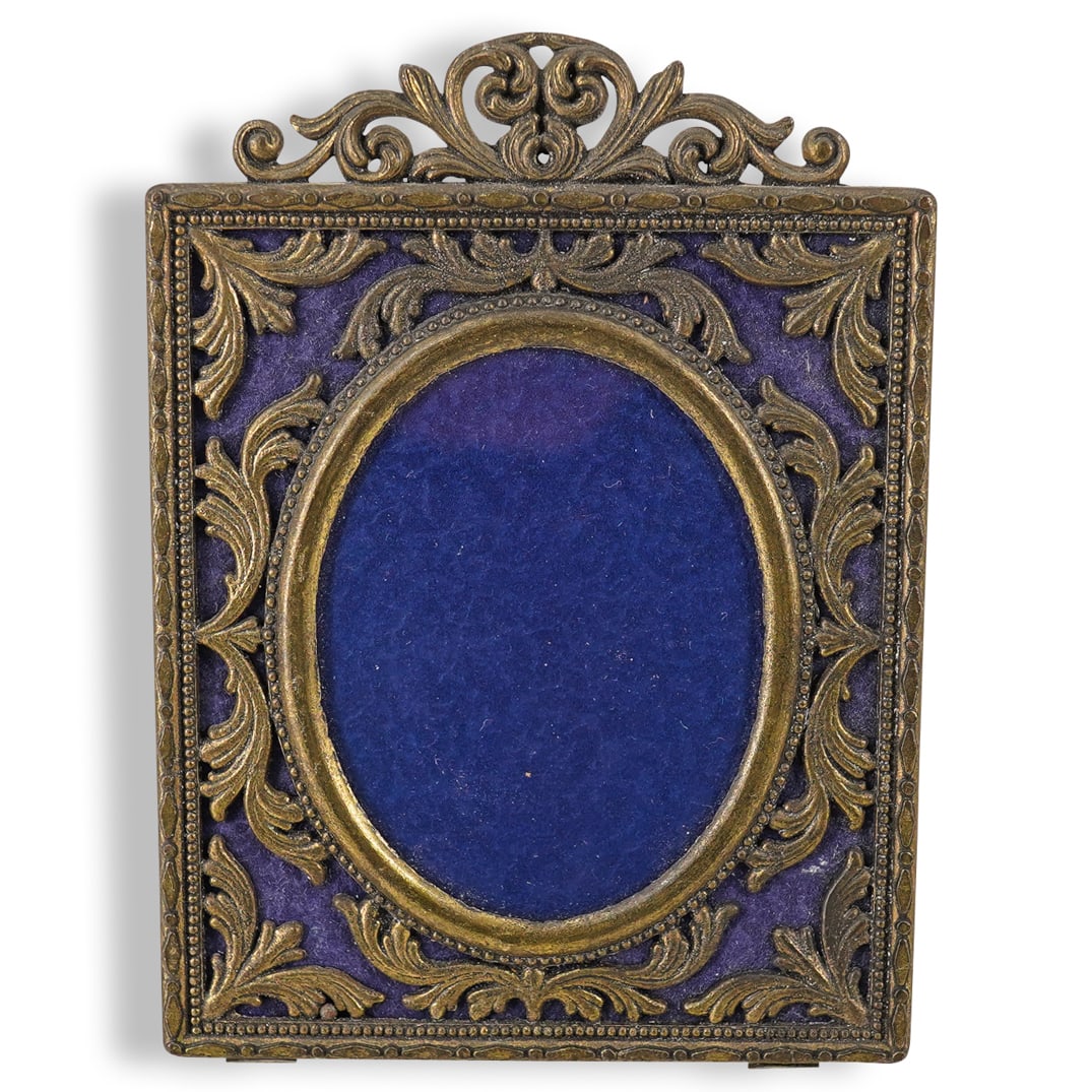 Vintage Italian Brass Ornate Photo Desk Frame (1 of 8)