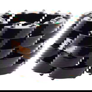 Aletto Brothers 18k Gold, Onyx and Emerald Link Bracelet: DESCRIPTION: An Aletto brothers bracelet crafted with smooth polished interlocking onyx links, accented along the exterior with 18k bezel set emerald cabochons, and completed with a satin finish