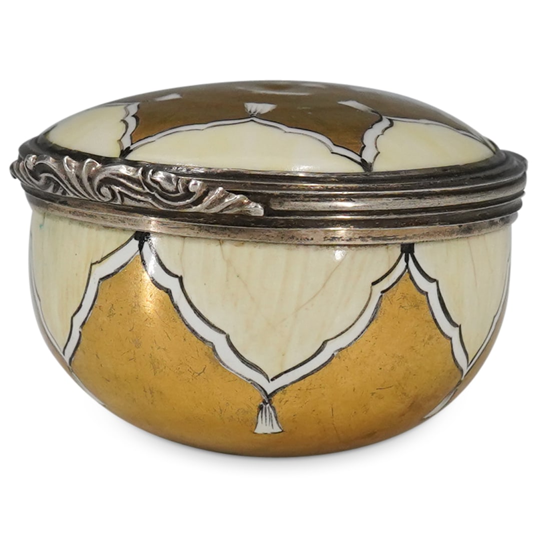 Russian Porcelain Enamel Snuff Box (1 of 7)