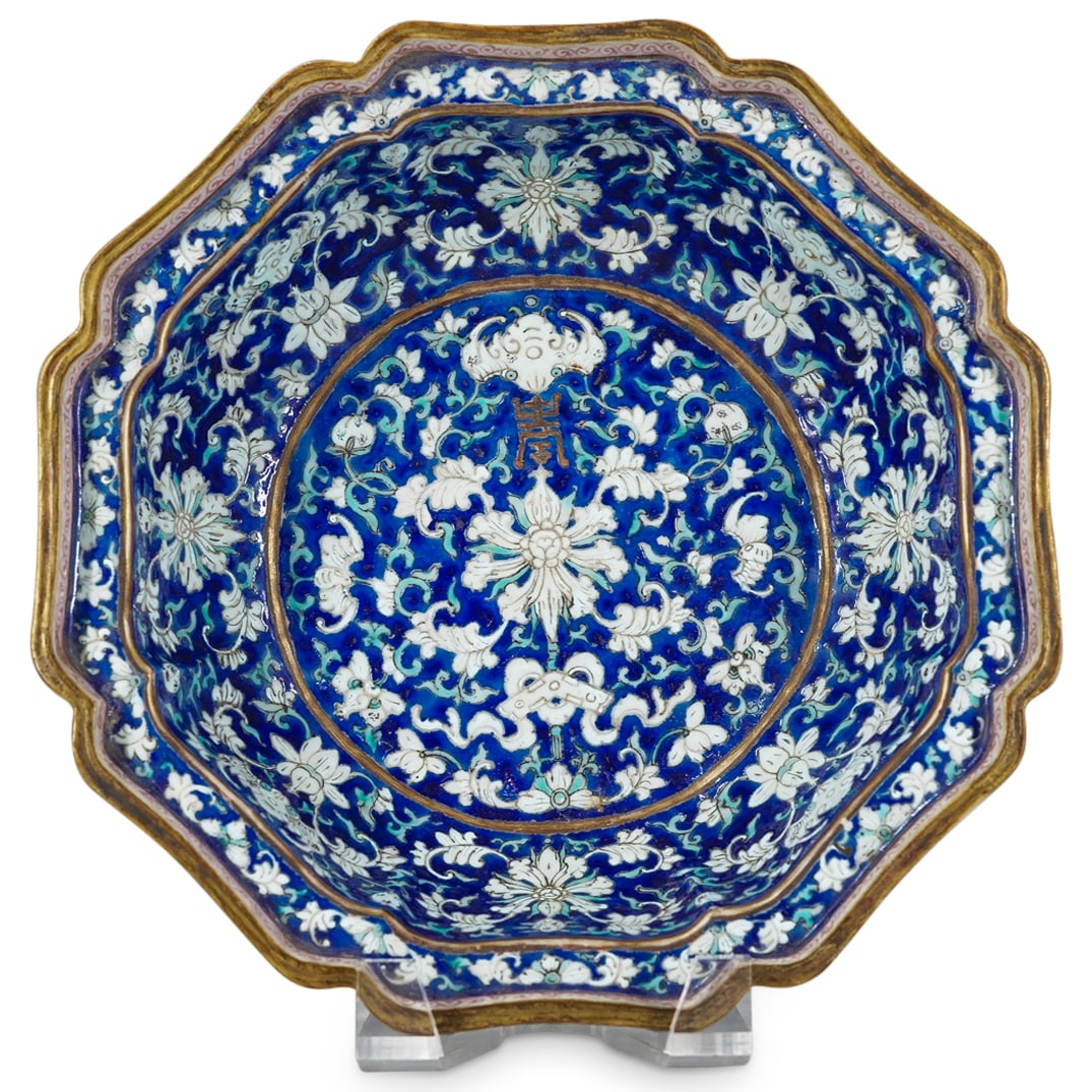 Antique Chinese Cobalt Blue Porcelain Bowl: DESCRIPTION: Antique Chinese porcelain bowl with cobalt blue and white enameled floral patterns, with gilt trims and lobbed edge. Exterior with red bat and foliage motif. CIRCA: 19th Cent. ORIGIN: Chi