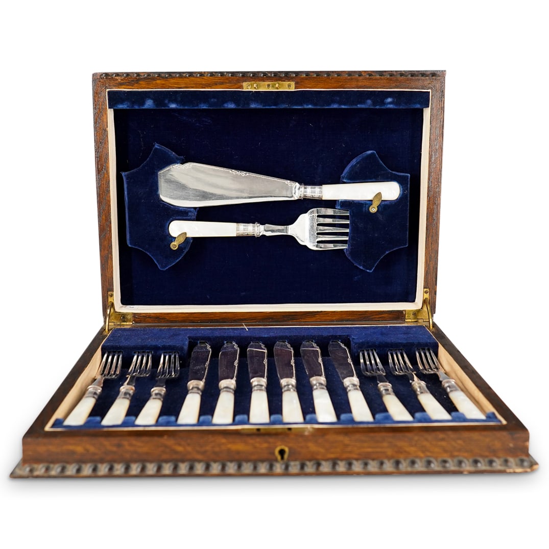 (14 Pc) Antique Francis Howard Silver Plate And Mother Of Pearl Flatware Set In Box (1 of 20)