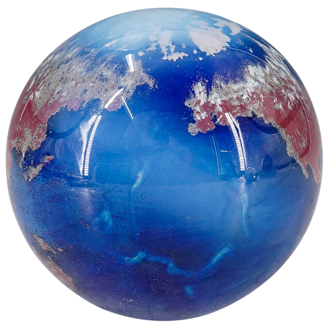 1991 Lundberg Studios Globe Art Glass Paperweight (1 of 10)