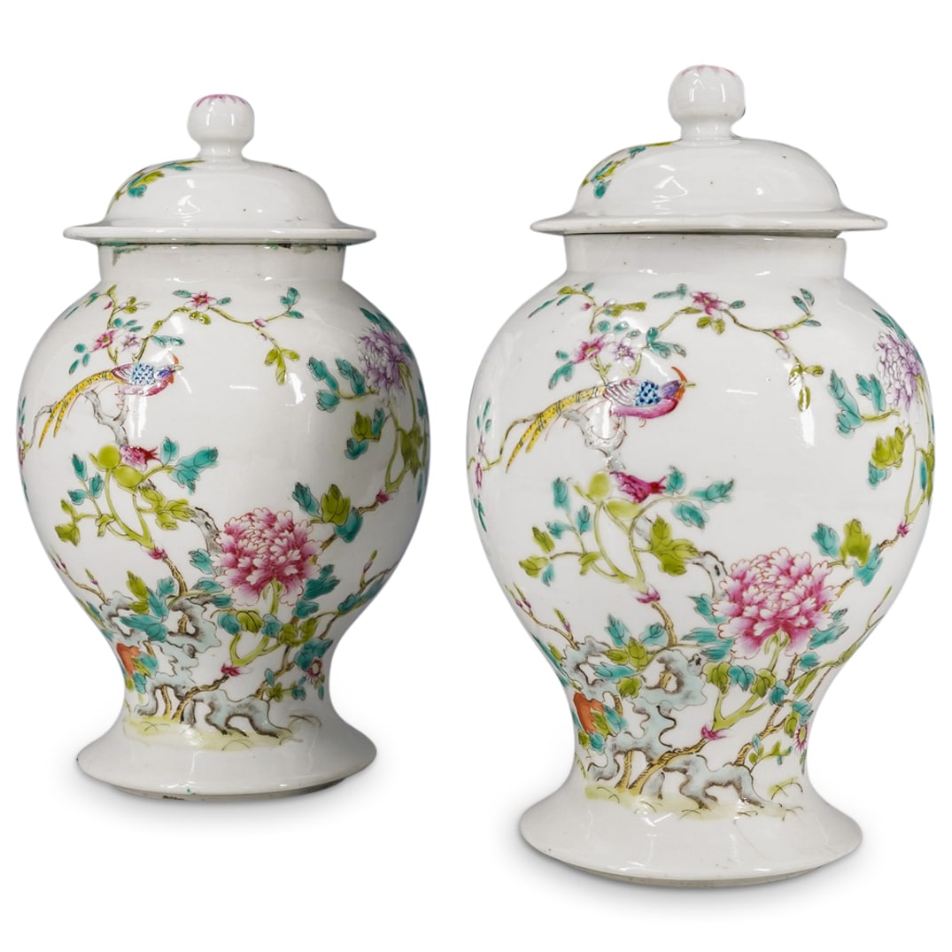 Pair of Chinese Export Porcelain Covered Jars (1 of 10)