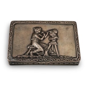 Vintage Sterling Silver Repousse Snuff Box