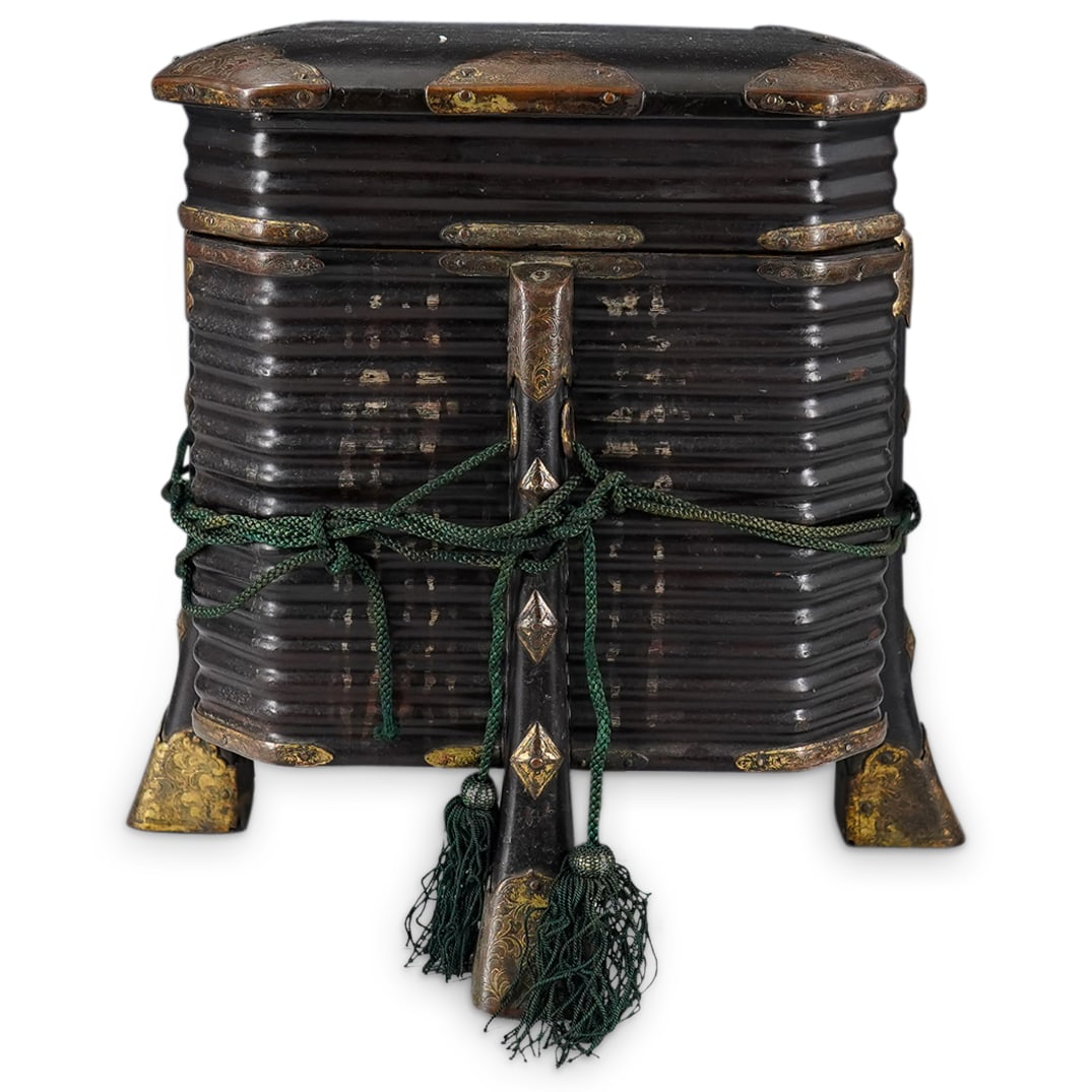 Antique Japanese Lacquered Karabitsu Storage Box (1 of 12)