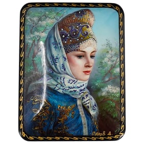 Russian 'Snegurochka' Papier Mache Lacquered Box
