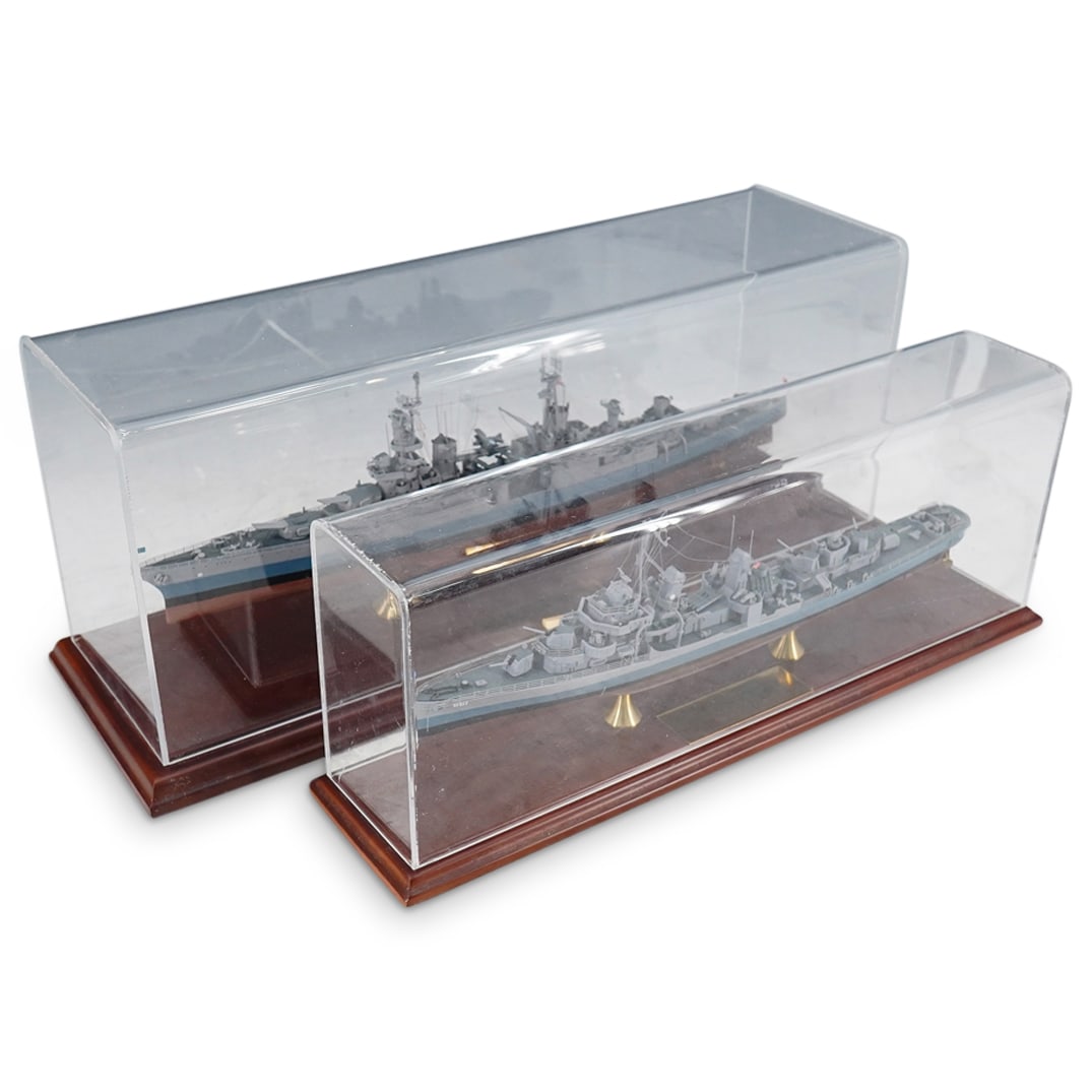 (2 Pc) Danbury Mint Scale Modern American Ship Models: DESCRIPTION: Two Danbury Mint ship models in full color: one depicting the SS-220 Submarine U.S.S. Barb, one depicting the BB-39 Battleship U.S.S. Arizona. Each piece is mounted in a wood and lucite d