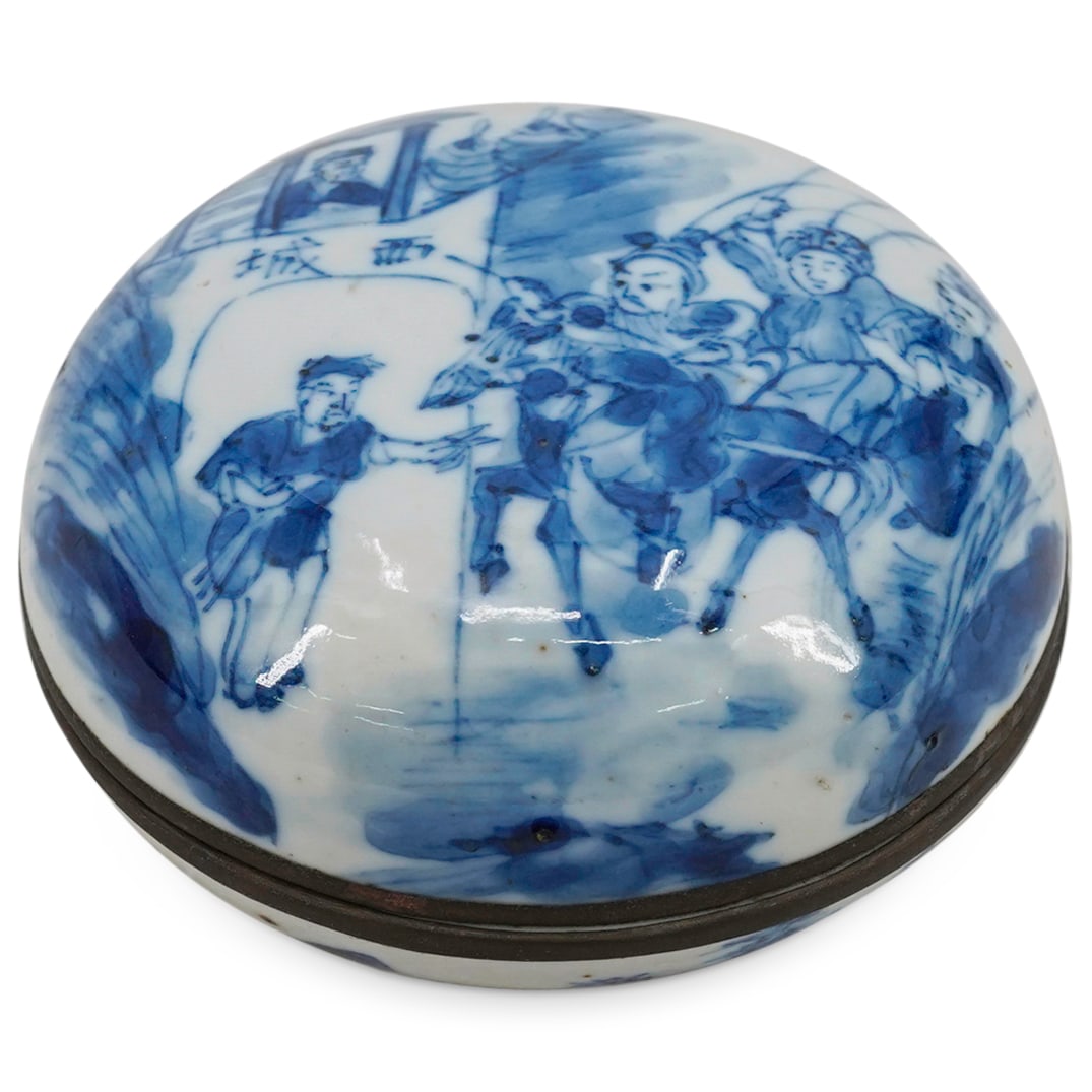 Antique Chinese Blue And White Porcelain Warriors Seal Paste Box (1 of 5)