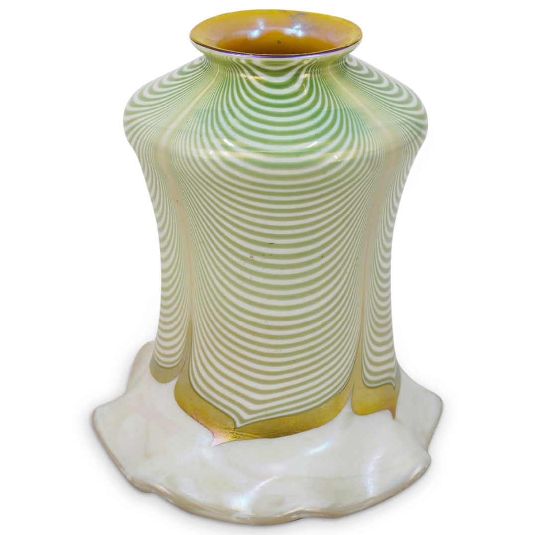 Steuben Calcite Aurene And Green Pulled Feather Lamp Shade (1 of 4)