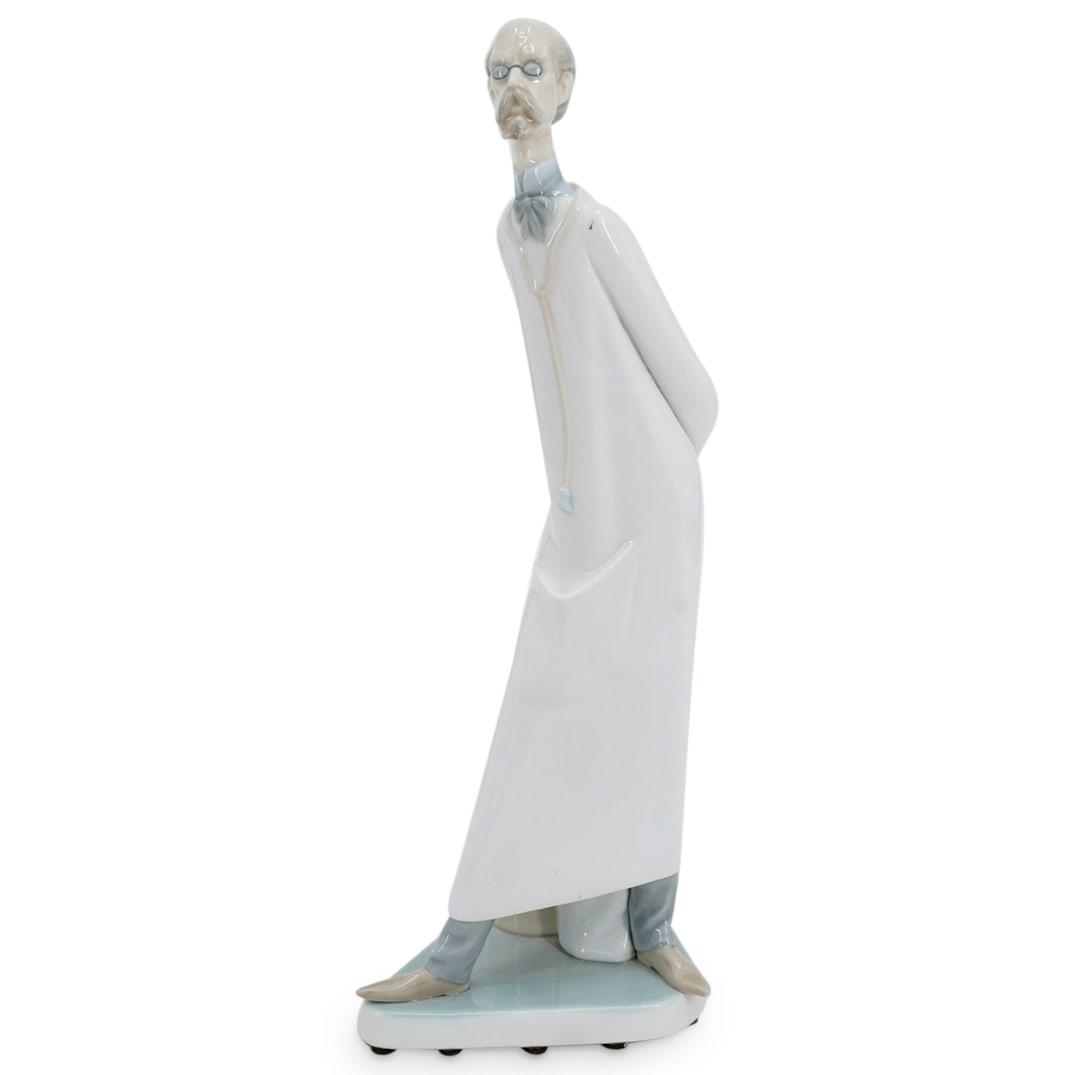 Lladro Medico Doctor Porcelain Figurine (1 of 5)