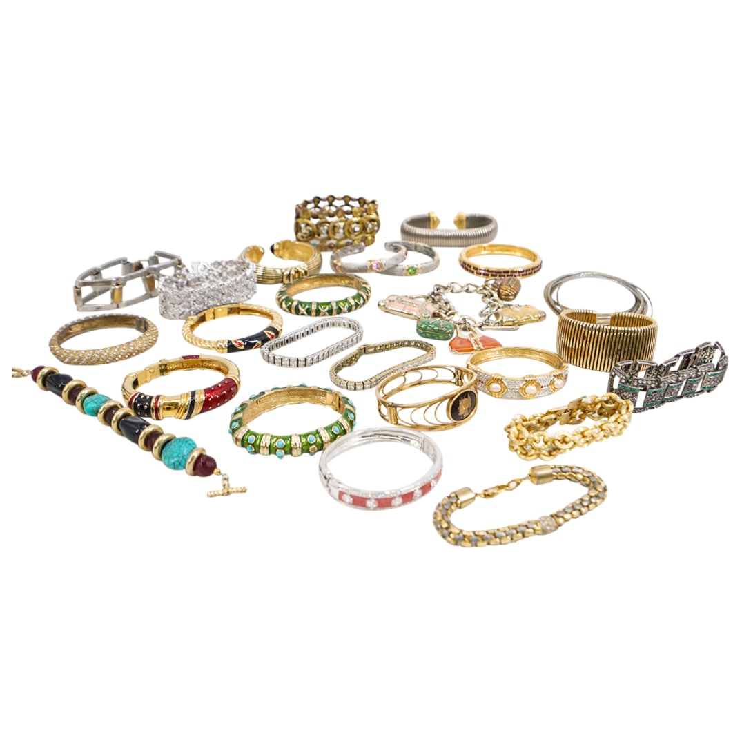 (32 pc) Vintage Costume Jewelry Bracelet Grouping (1 of 14)