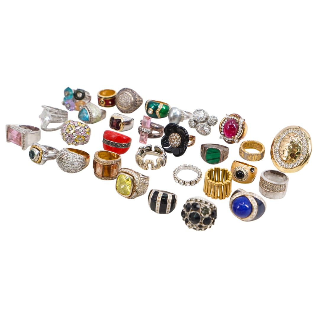 (30 Pc) Vintage Costume Jewelry Ring Grouping (1 of 18)