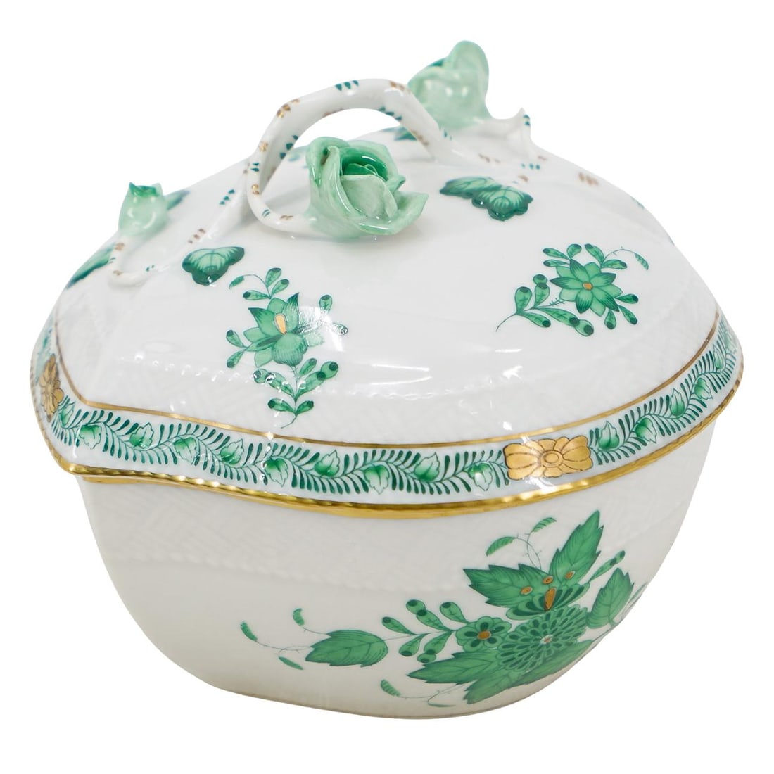 Herend Porcelain "Chinese Bouquet Green" Heart Shape Bon Bon & Lid: DESCRIPTION: Herend Hungary porcelain 5" Heart Shape Bon Bon & Lid in the "Chinese Bouquet Green" pattern. In white porcelain with embossed rim, and green floral motifs. Marked with Herend hallmarks. 